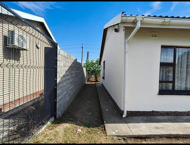 4 BEDROOM HOUSE FOR SALE IN HILLCREST